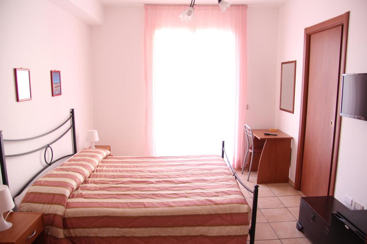 Fragolina B&B Furci Siculo Exterior foto